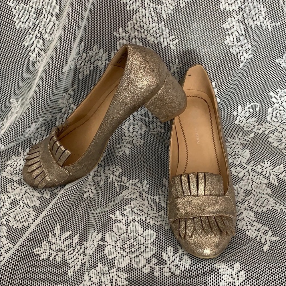 👡DSW gold shimmer chunky heel, loafer style👡